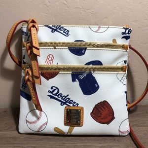 Rare Dooney & Bourke Dodger Triple zip crossbody